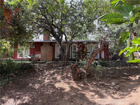 Photo of 21313 Hillside DR, Topanga, CA 90290 (MLS # SR26201635)