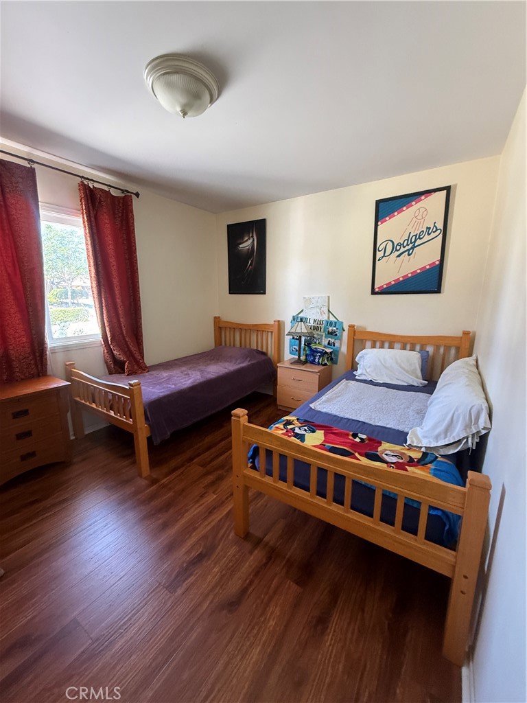 212 S Lone Hill