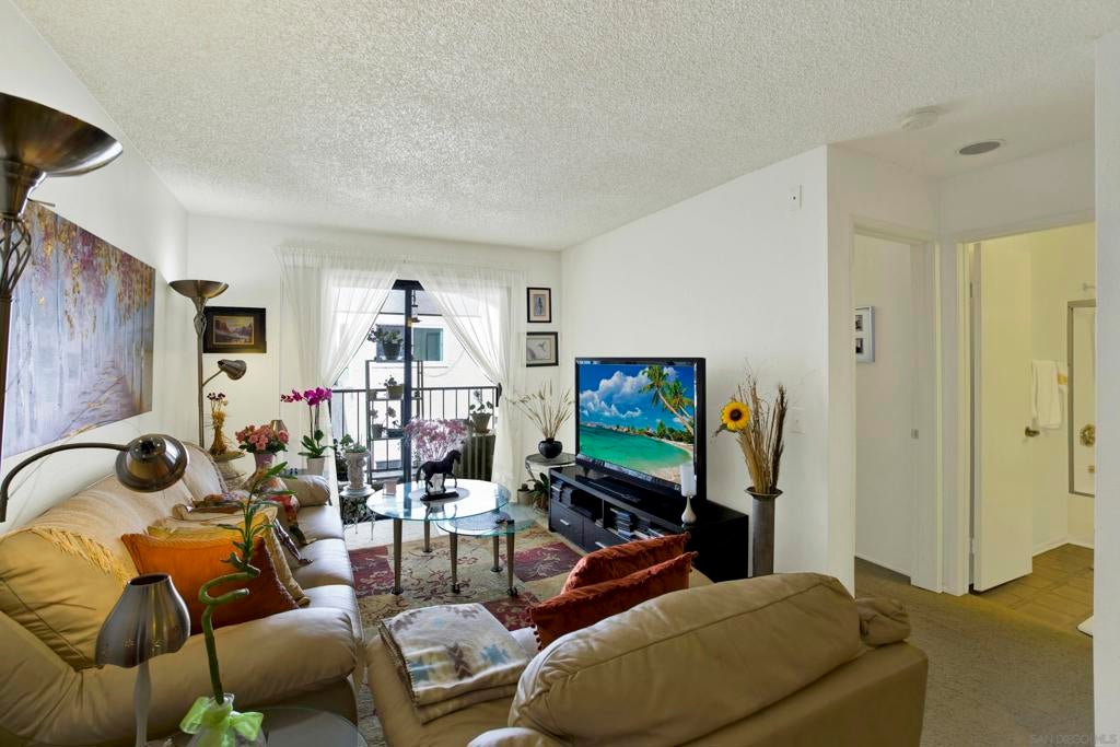 6330 Genesee Ave 209