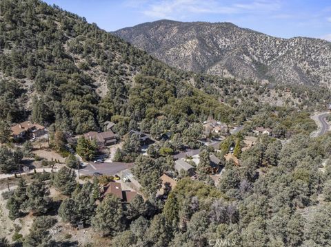 Tiny photo for 2112 Glacier Dr, Pine Mountain Club, CA 93225 (MLS # SR26049648)