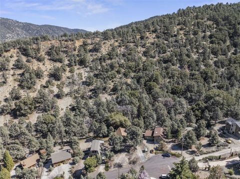Tiny photo for 2112 Glacier Dr, Pine Mountain Club, CA 93225 (MLS # SR26049648)