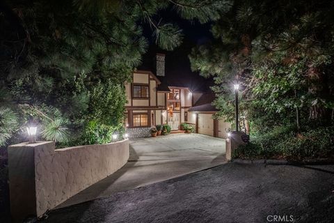 Photo of 27801 St Bernard Ln, Lake Arrowhead, CA 92352 (MLS # IV26075508)