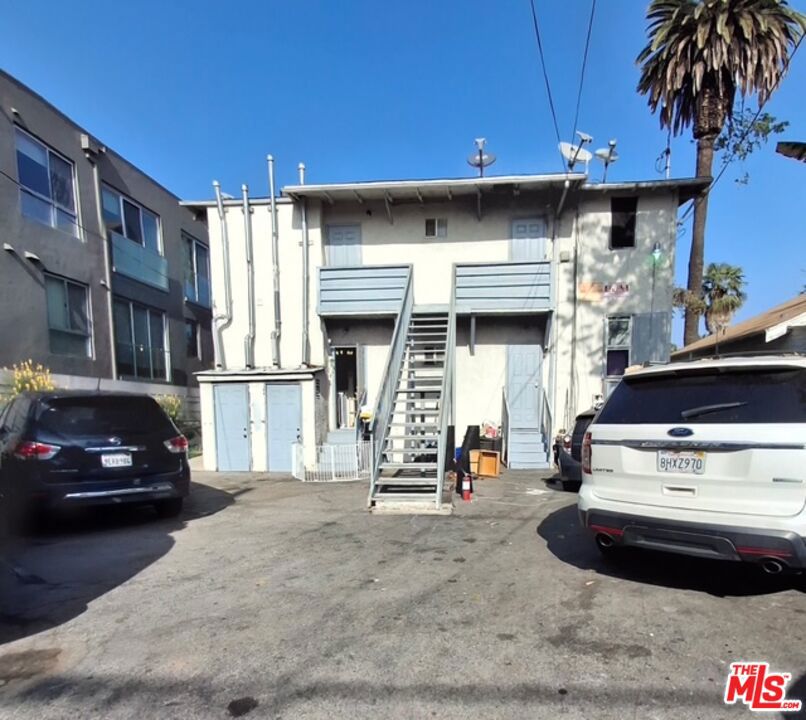 5736 Camerford Avenue