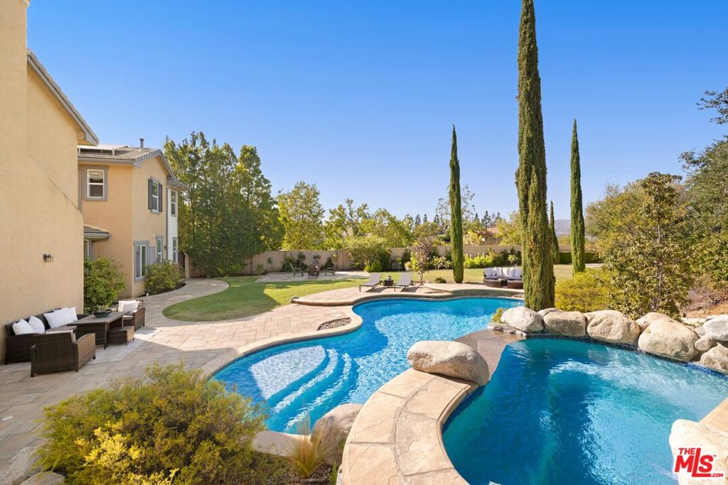 886 Hemlock Ridge Court