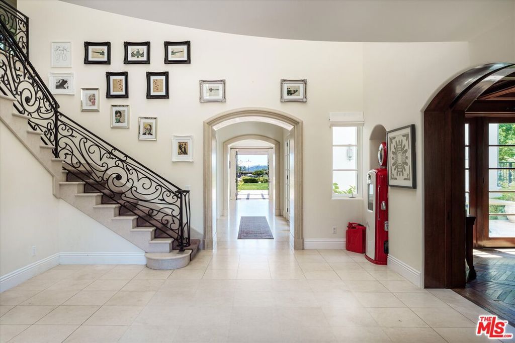 Photo of 2481 Summitridge Drive, Beverly Hills, CA 90210 (MLS # 26656599)