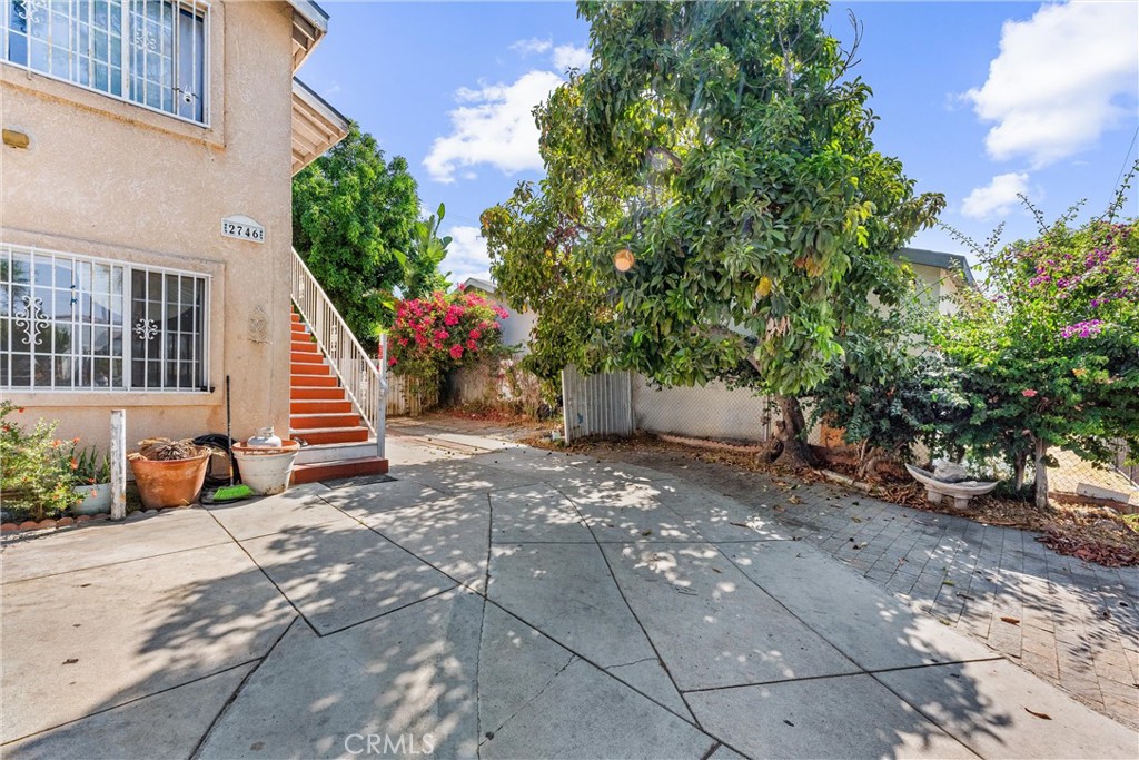 2748 E 58th Street
