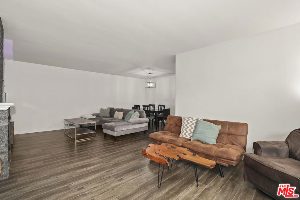 2223 S Bentley Avenue 204