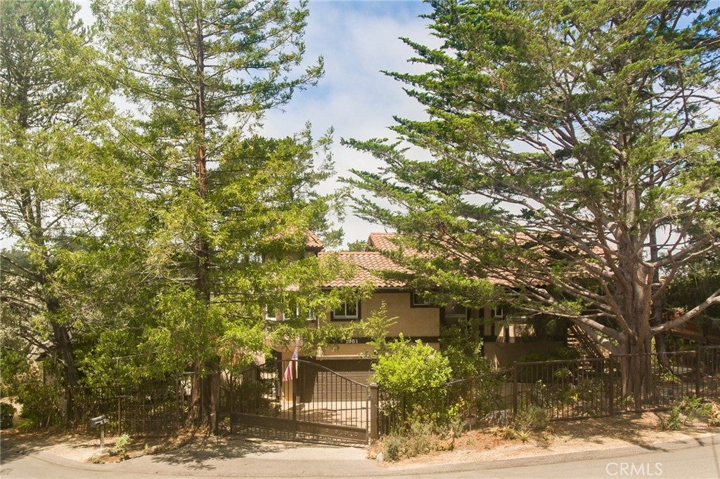 1951 Pierce Avenue
