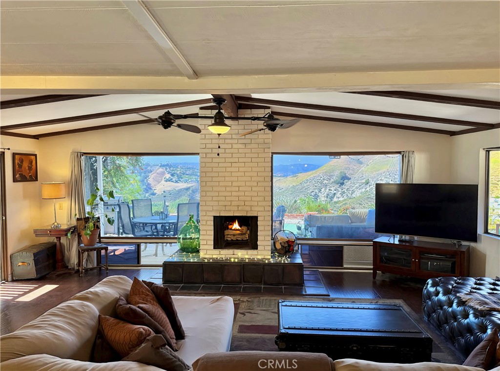 23777 Mulholland Hwy SPC 60