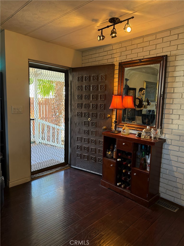 23777 Mulholland Hwy SPC 60