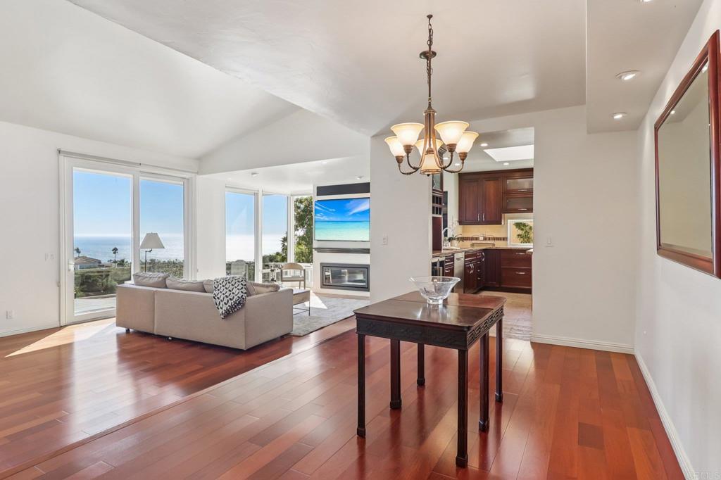 1177 Avenida Amantea