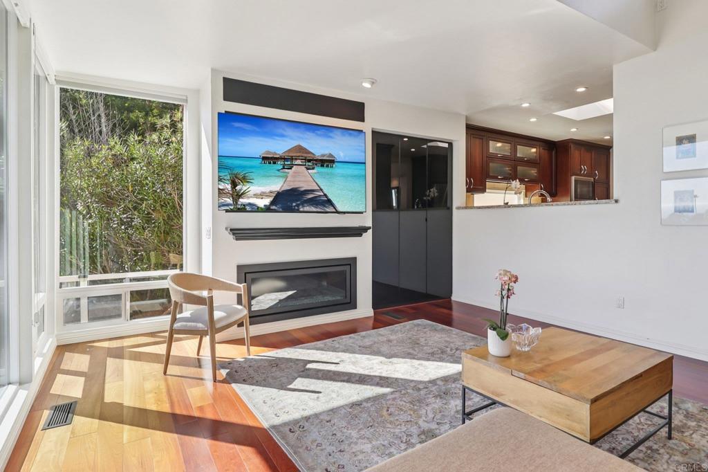 1177 Avenida Amantea