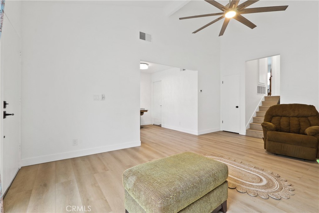 820 W 232nd
