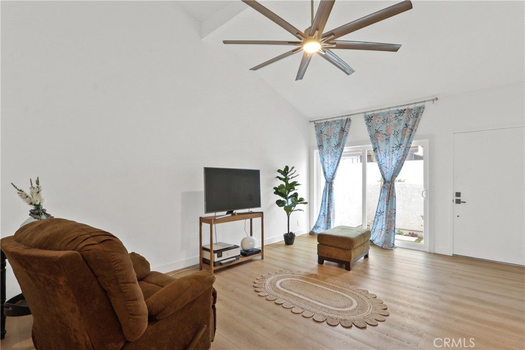 820 W 232nd