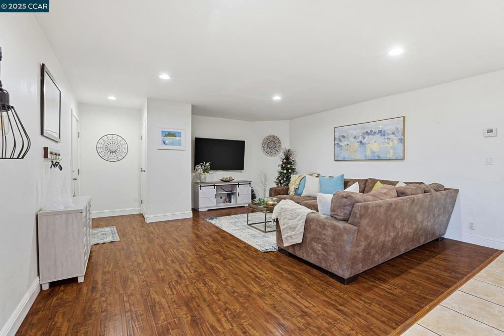 9085 Alcosta Blvd 317