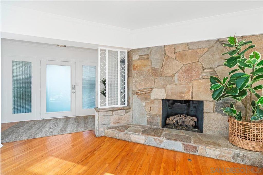 2602 N Louise