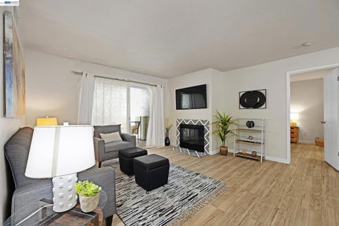 Photo of 265 Reflections Dr DR #16, San Ramon, CA 94583 (MLS # 41151393)
