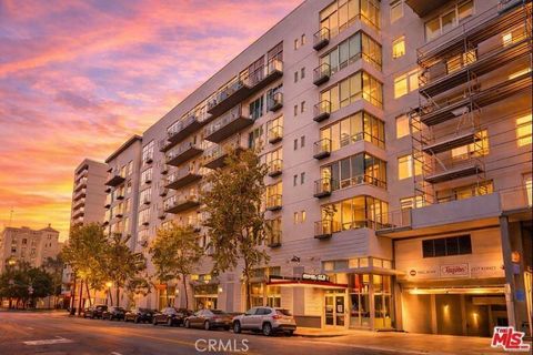 Photo of 645 W 9th St #643, Los Angeles, CA 90015 (MLS # GD26001961)