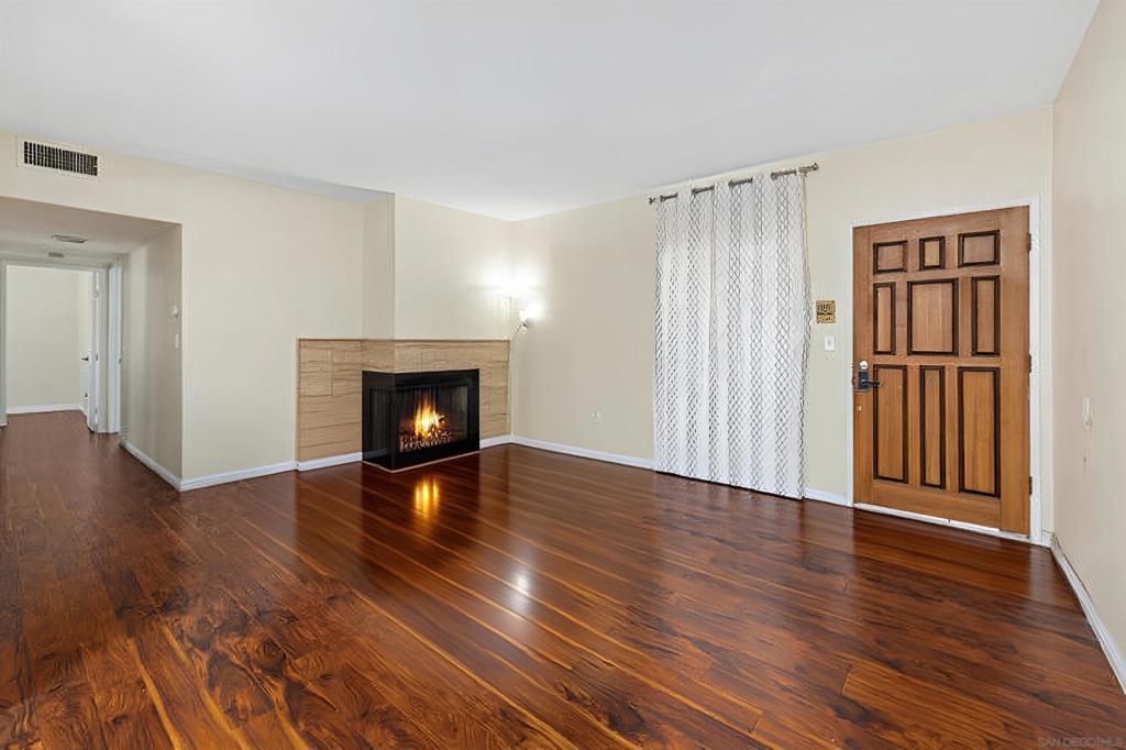 4550 Glacier AVE 7, San Diego CA 92120
