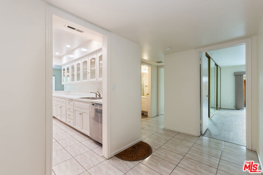 6732 Hillpark Drive 307