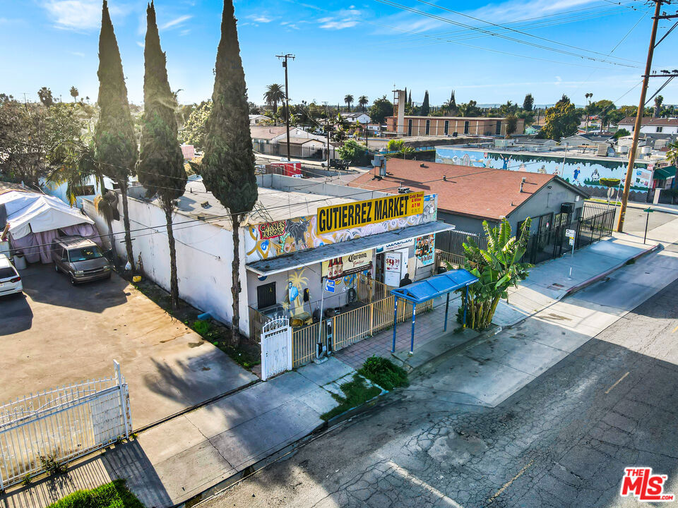 Pleased top present this a mixed-use property in the city of Compton. There are two separate structures, a retail store of around 2,500 SF occupied by a market on a month-to-month lease, and a 2 bedroom, 1 bath single family residence of around 925 SF, also on a month-to-month lease. An owner-user who occupies the retail space can qualify for up to 90% SBA financing and either lease out the SFR or occupy it. The market pays $2,500/month and the house pays $1,200/month