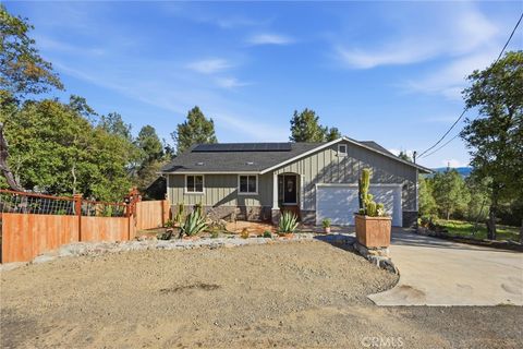 Photo of 9786 Pinon Way Way, Kelseyville, CA 95451 (MLS # LC26056187)