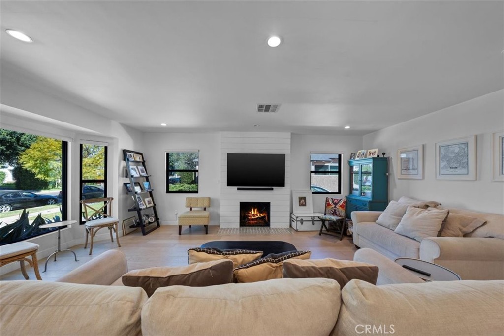 1834 Stearns Drive