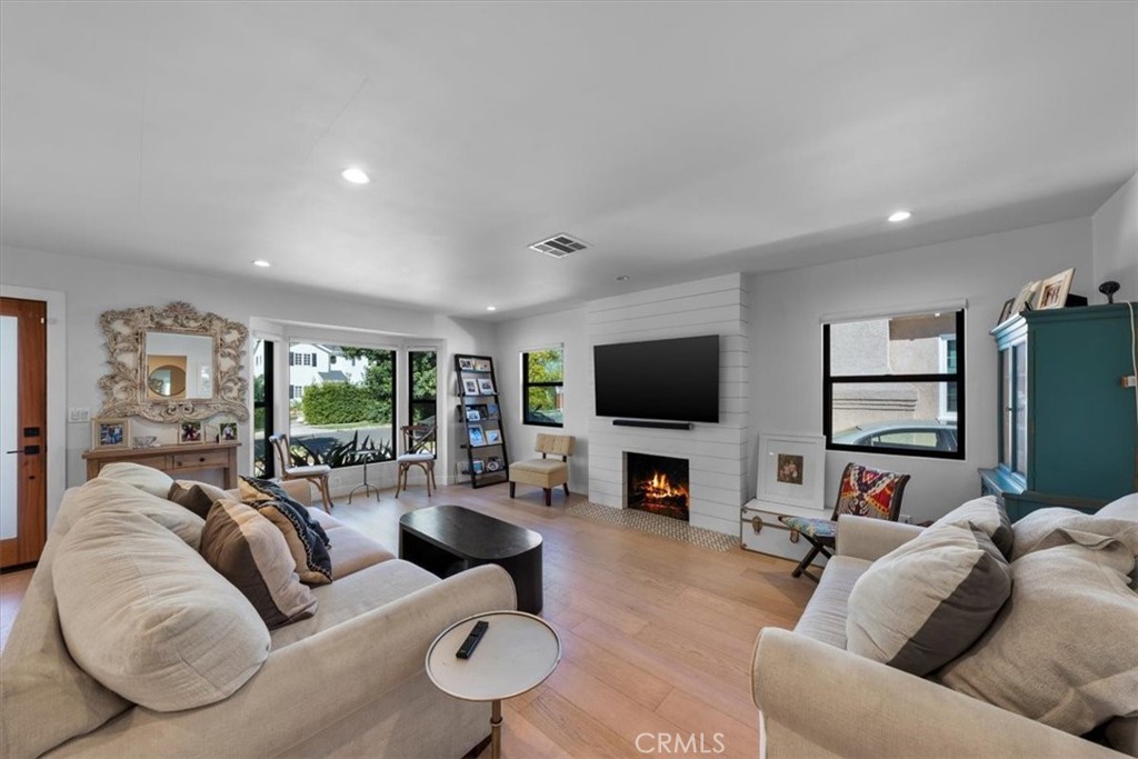 1834 Stearns Drive