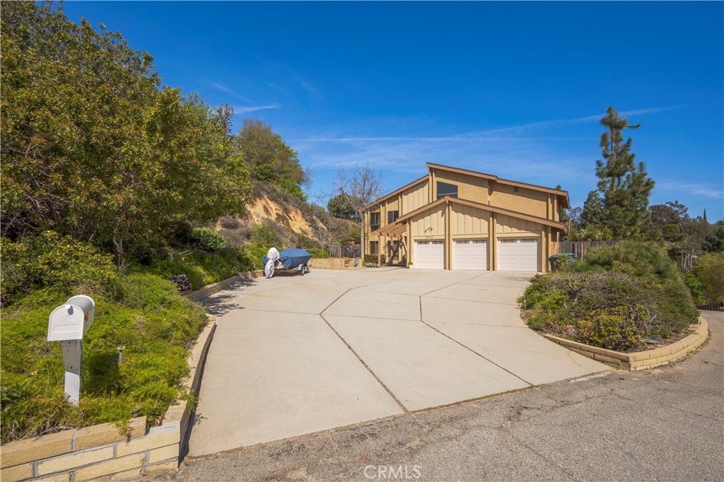 9403 Mesa Robles Drive