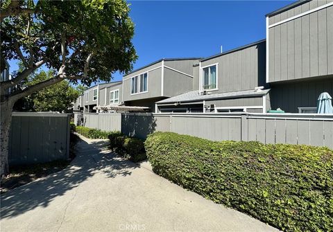 Photo of 2910 S Greenville St #H, Santa Ana, CA 92704 (MLS # PW26074459)