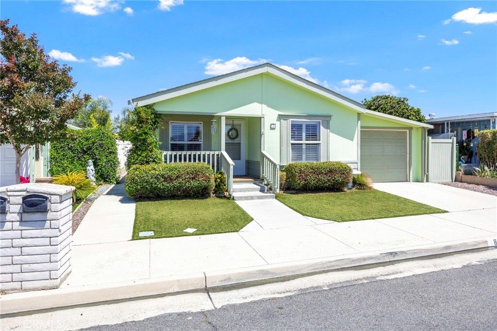 Photo of 818 Portola Dr, Hemet, CA 92543 (MLS # SW26094249)
