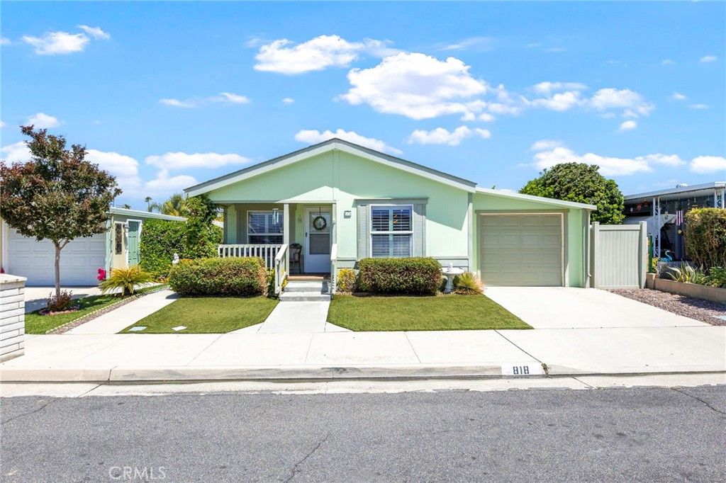 Photo of 818 Portola Dr, Hemet, CA 92543 (MLS # SW26094249)