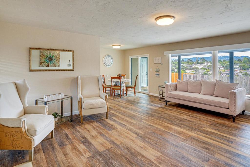 950 Portola