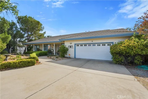 401 Oakridge Court, Valley Springs, CA 95252 - MLS#: MC26182342