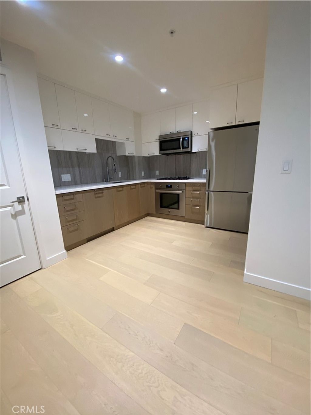 Photo of 400 S Broadway #1014, Los Angeles, CA 90013 (MLS # SR26027067)