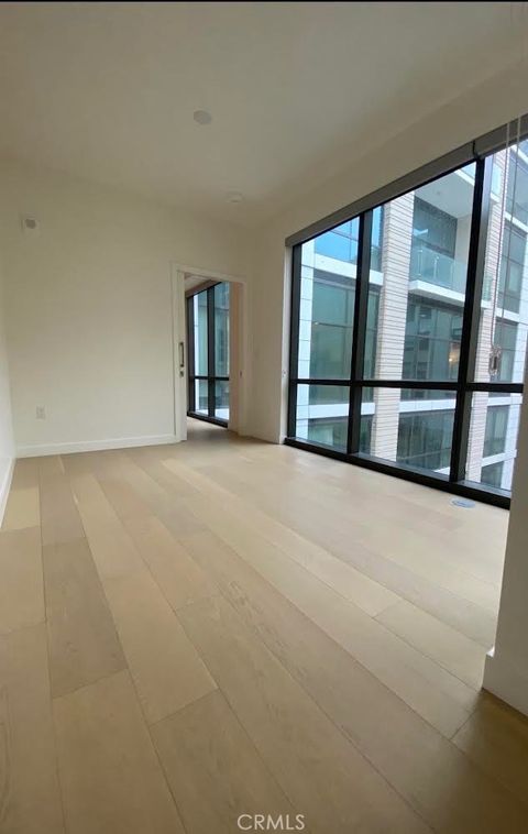Photo of 400 S Broadway #1014, Los Angeles, CA 90013 (MLS # SR26027067)