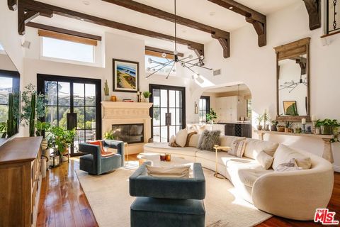 13551 Cheltenham Drive Sherman Oaks CA 91423