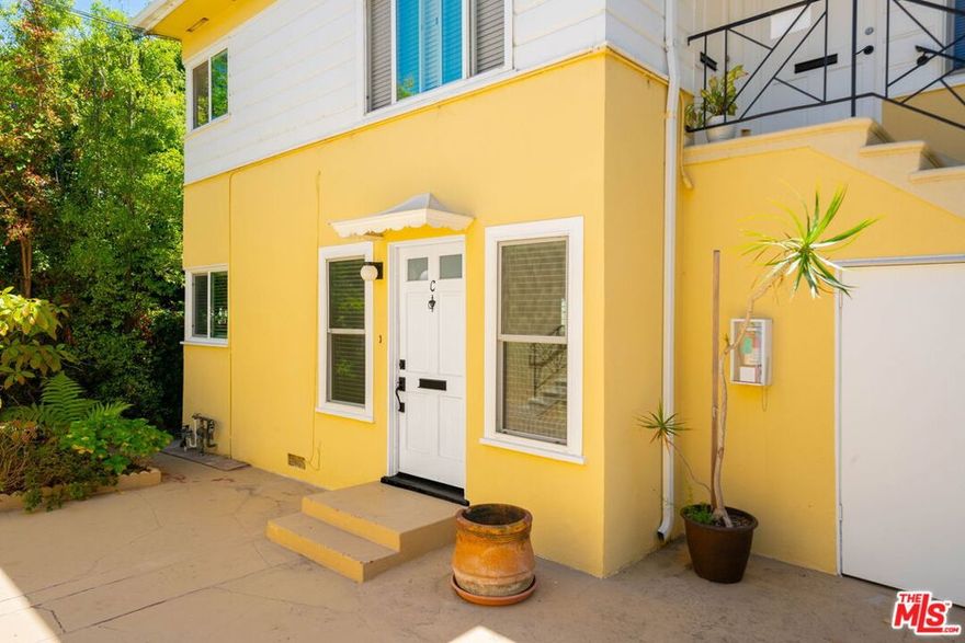 Charming North of Montana 1 bedroom, 1 bath in Alta Habana! Kitchen features beautifully refinished solid wood cabinetry with under-cabinet lighting, plenty of counter space, dishwasher, and microwave. Hardwood floors, ceiling fans, window treatments and recessed lighting with dimmers. Vintage tiling in renovated bathroom with full tub. Back door leads to laundry room shared by only 4 units. Plenty of street parking. Pets are welcome upon approval. No smoking. Water and trash included. Tenant pays electric, gas, cable, and renters insurance. Coveted NOMA location near grocers, endless shopping, and dining on Montana Avenue and Wilshire. 14 month lease.