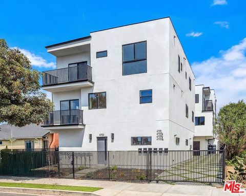 Photo of 4703 3/4 Saturn Street, Los Angeles, CA 90019 (MLS # 25615489)