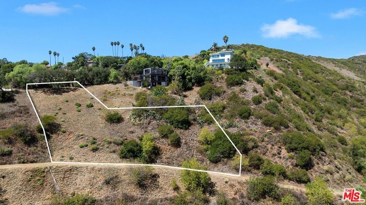 Photo 1 of 10 — 26557 Ocean View Dr, Malibu, CA 90265