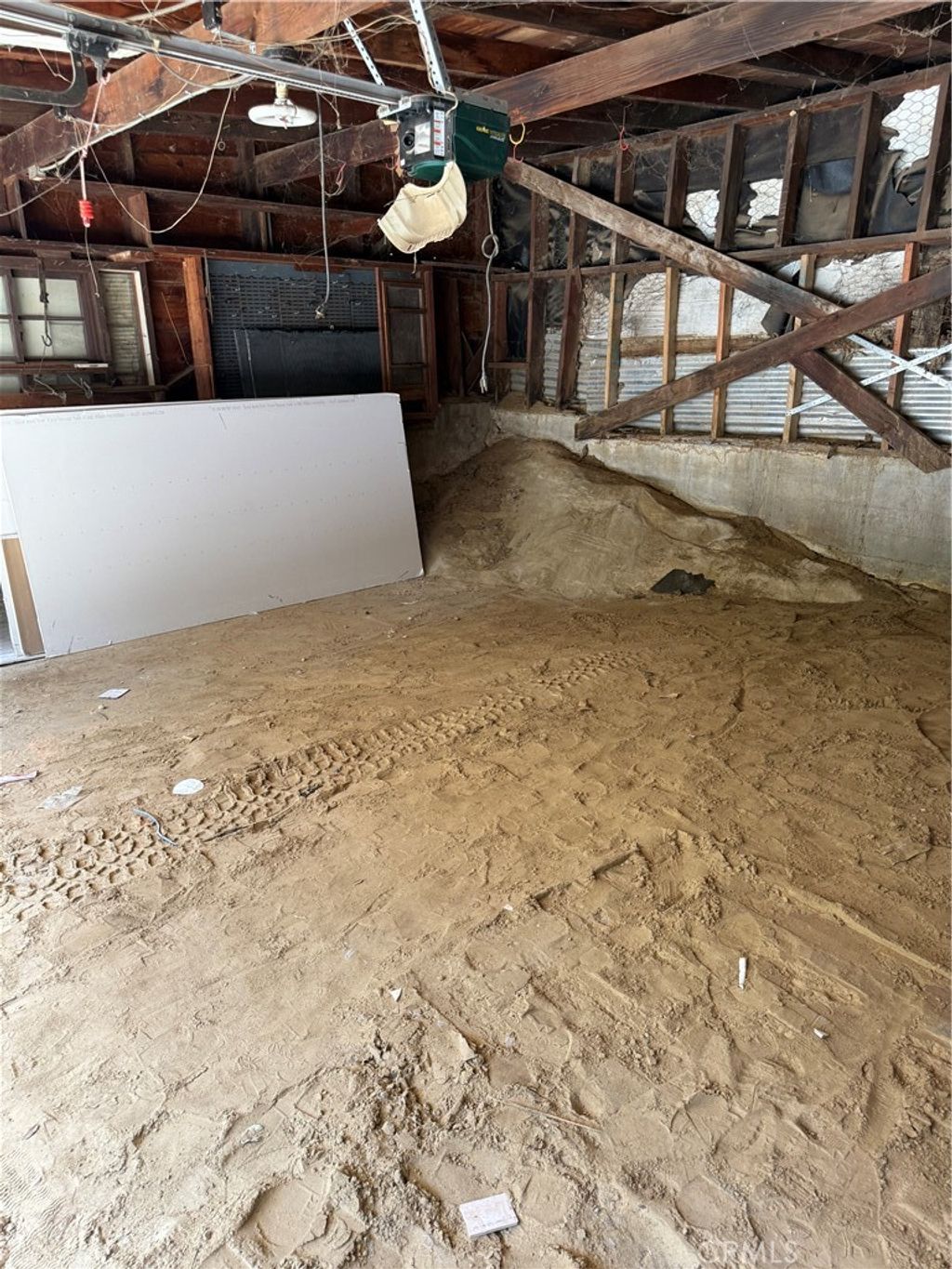 Photo of 4237 Golondrina Place, Woodland Hills, CA 91364 (MLS # OC25191145)