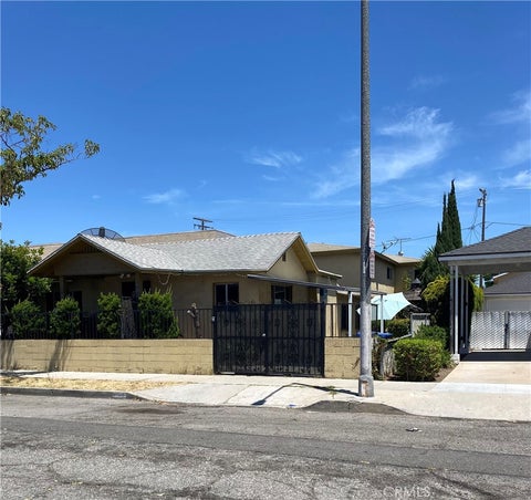 Photo of 1780 Lewis AVE, Long Beach, CA 90813 (MLS # PW26160947)