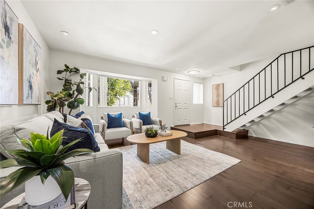Properties 3 246 Alpine St 9