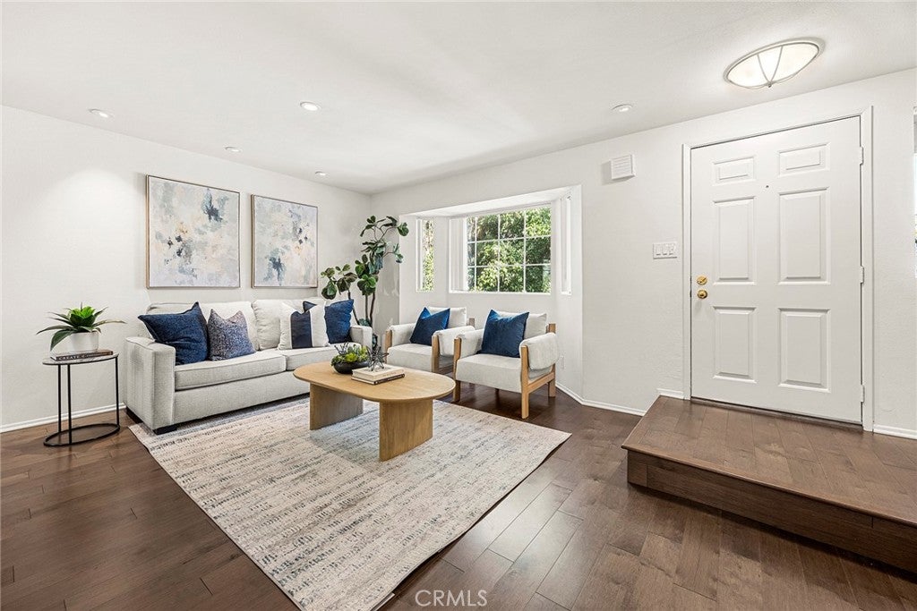 Properties 2 246 Alpine St 9