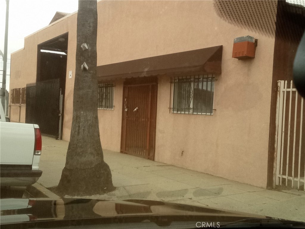 1091 W 2nd