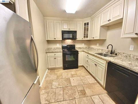 Photo of 47112 Warm Springs Blvd #225, Fremont, CA 94539 (MLS # 41128639)