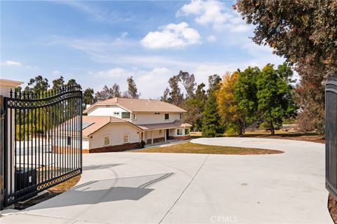 Photo of 31144 5th Ave Ave, Redlands, CA 92374 (MLS # IG26053482)
