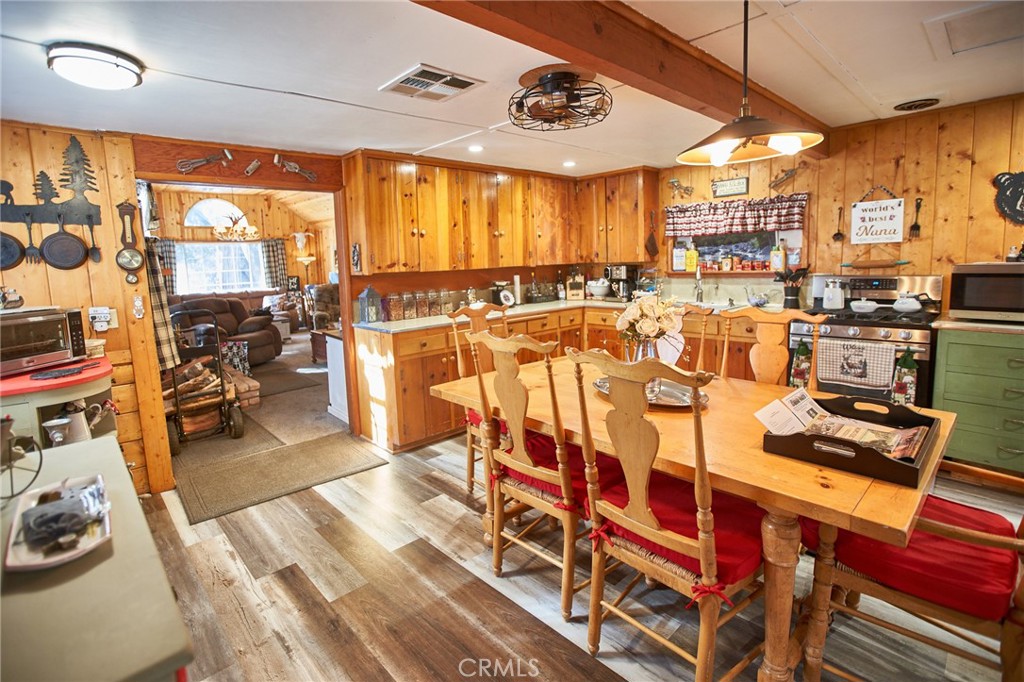 40204 Valley Of The Falls