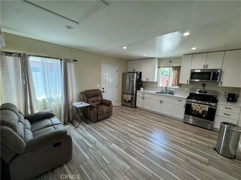 4850 N Vincent Covina CA 91722