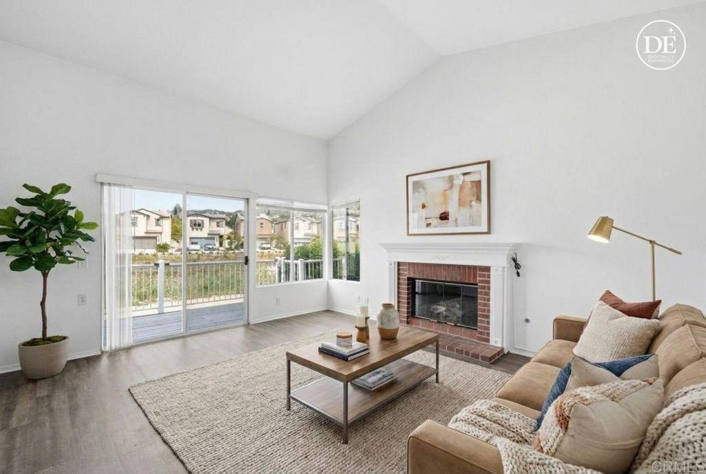 1416 W Country Club Lane